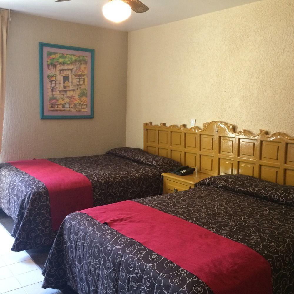Hotel Colon Express 과달라하라 외부 사진