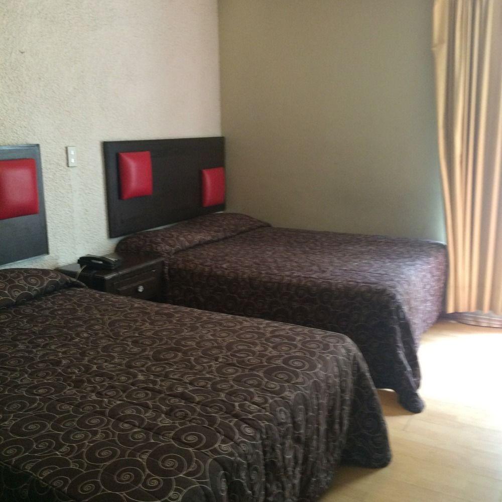 Hotel Colon Express 과달라하라 외부 사진