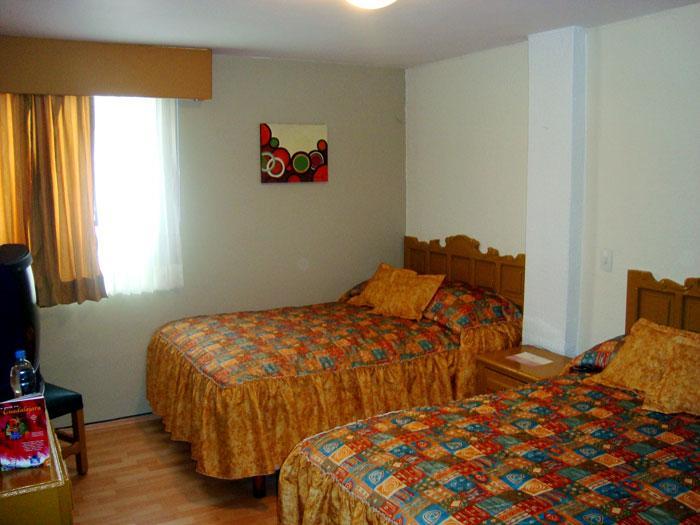 Hotel Colon Express 과달라하라 외부 사진